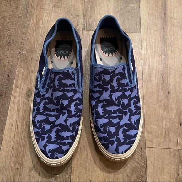 TOMS | Vegan Slip On Sharks Printed Canvas Sneakers - Picture 2 of 9